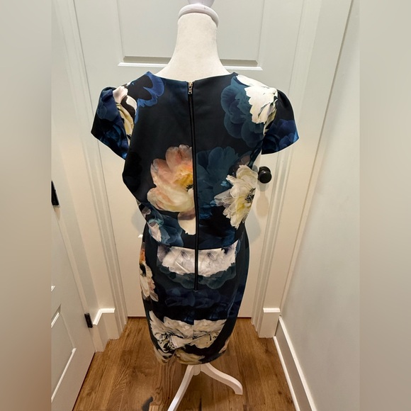 Betsy Johnson. Black Magnolia Sheath Dress. Size 12. - Picture 4 of 9